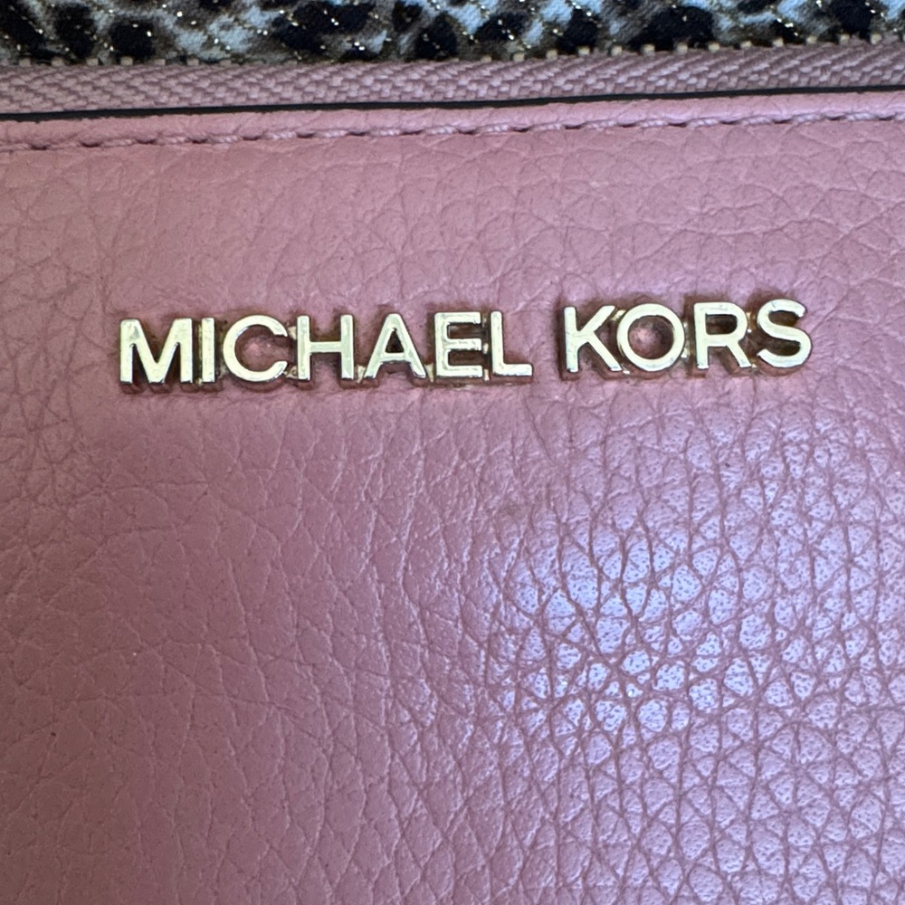 Michael Kors Pink Zip-Around Leather Wallet - Picture 3 of 12